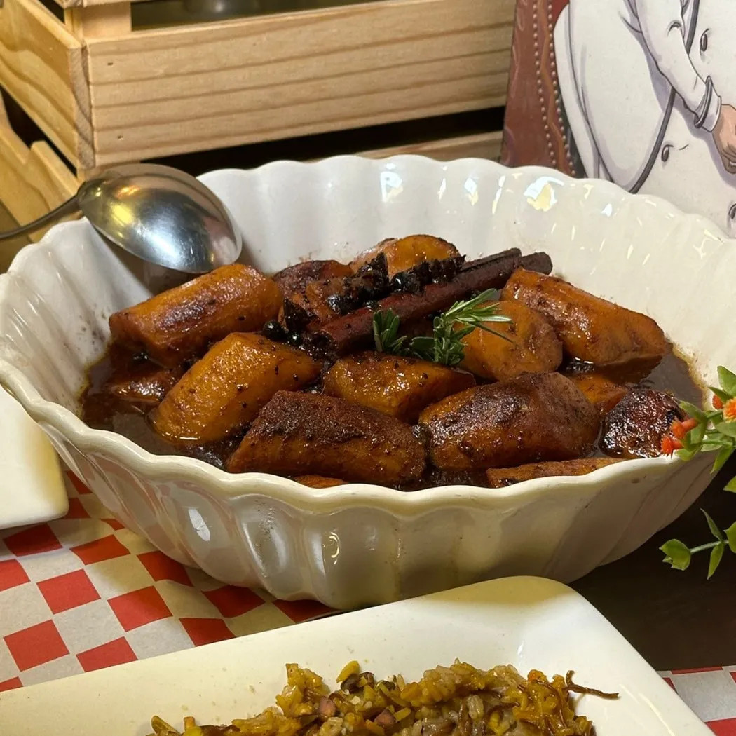 Image alt description