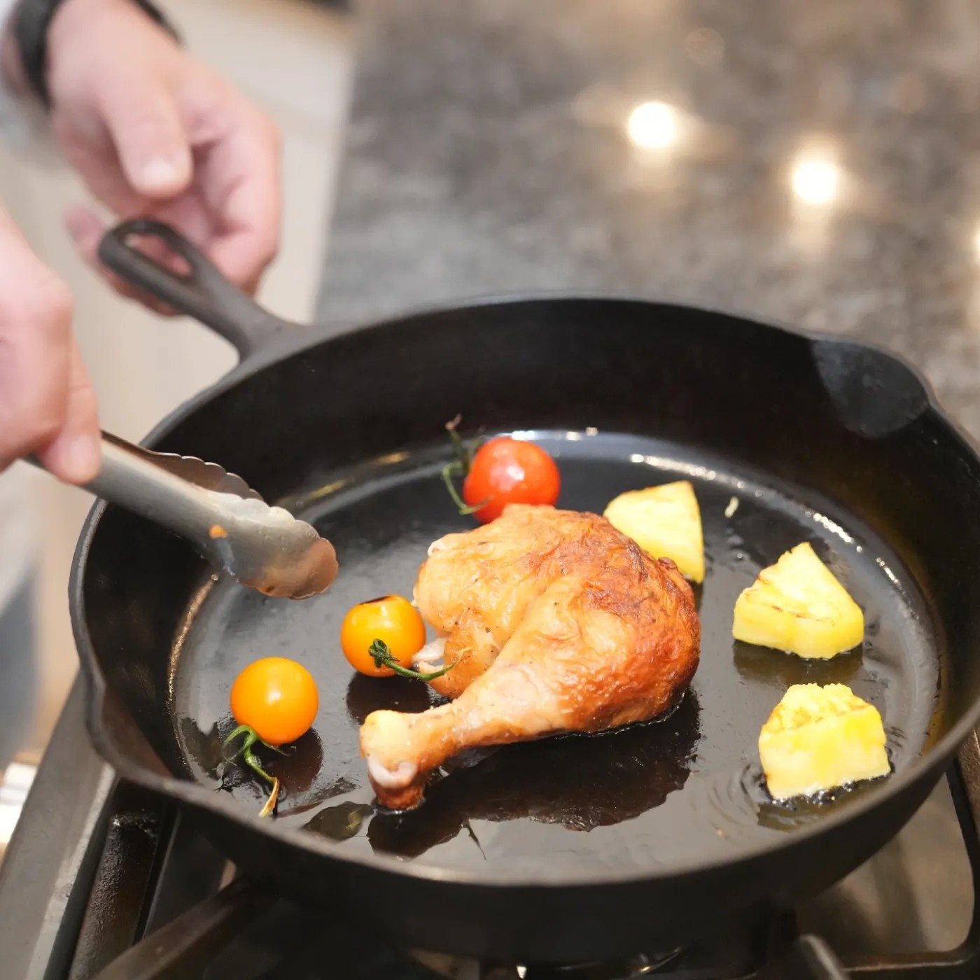 Image alt description