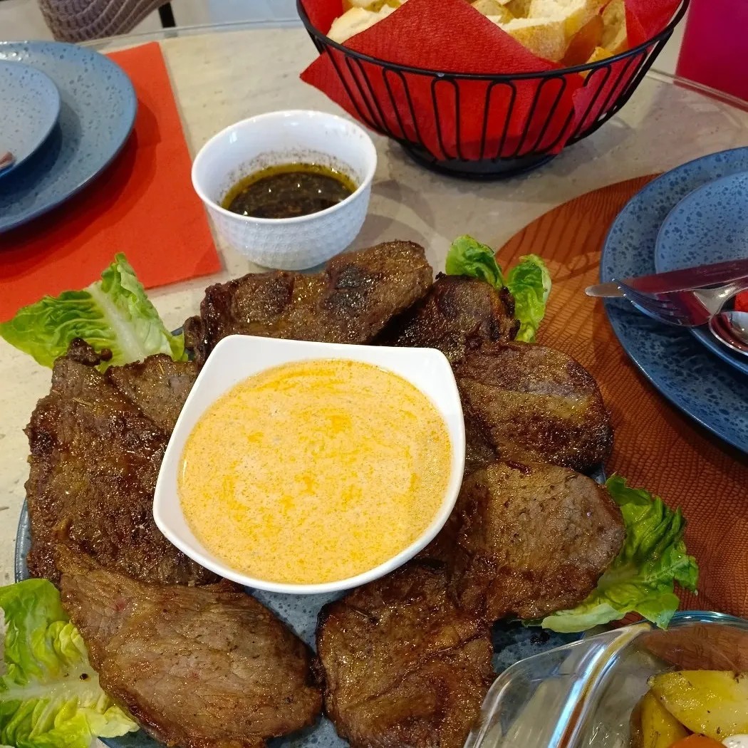 Image alt description