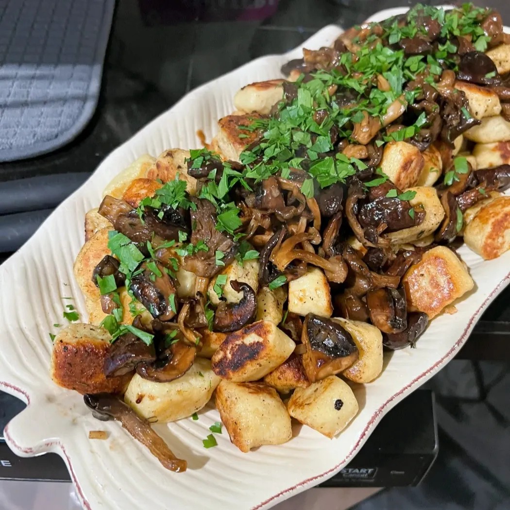 Image alt description