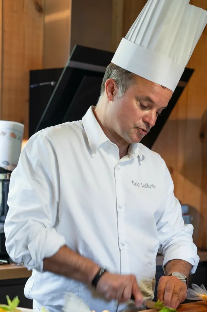 Image alt description