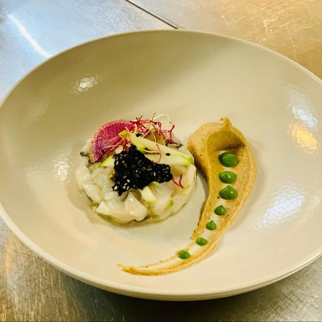 Image alt description