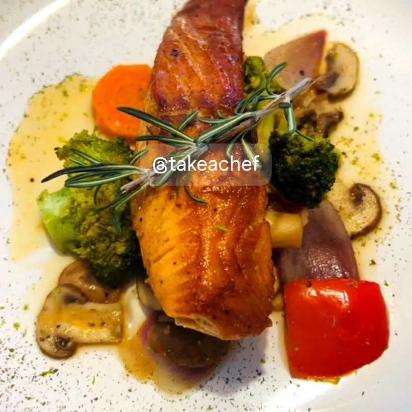 Image alt description