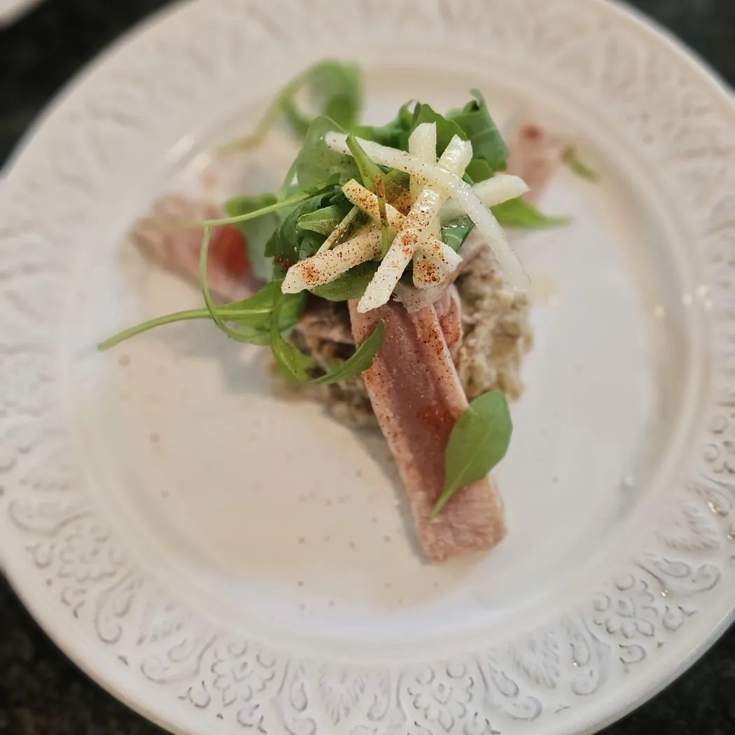 Image alt description