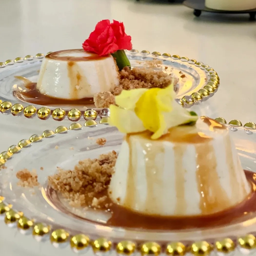 Image alt description