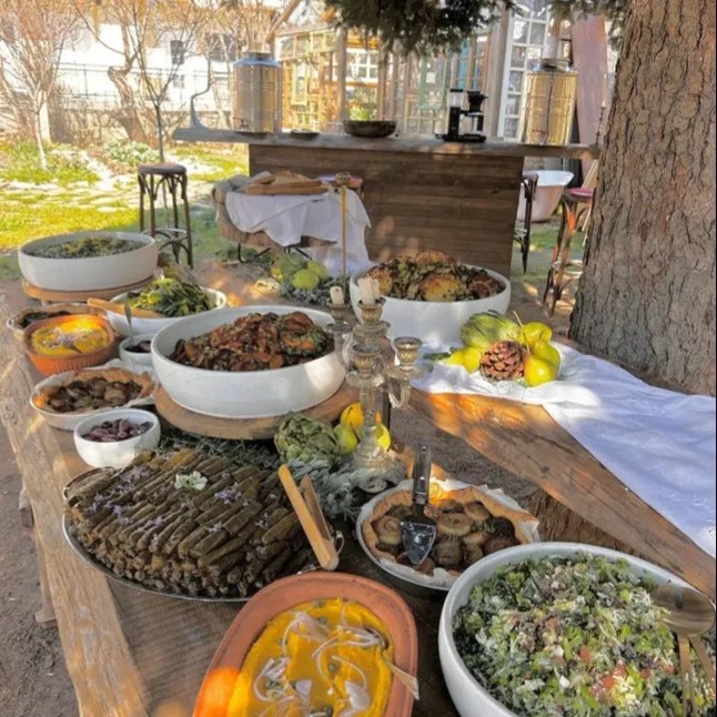 Image alt description