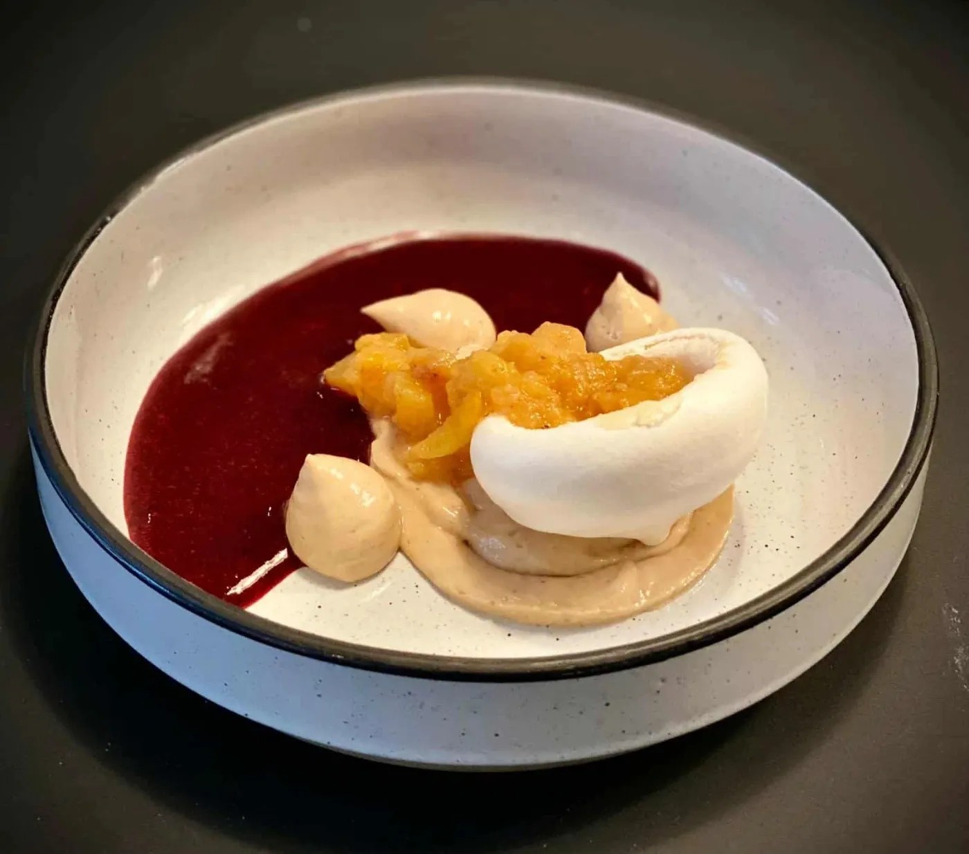 Image alt description