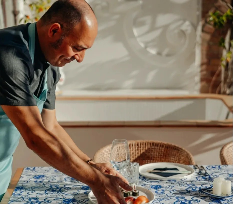 Image alt description