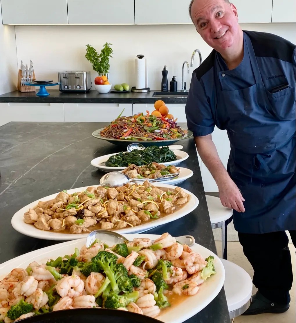 Image alt description