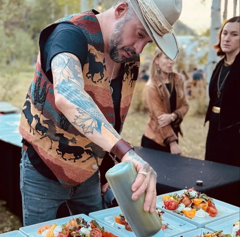 Image alt description