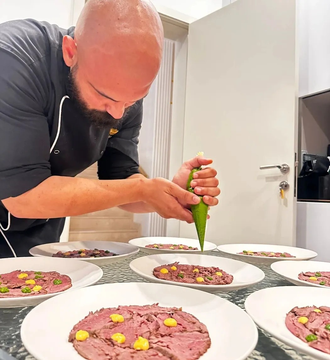 Image alt description