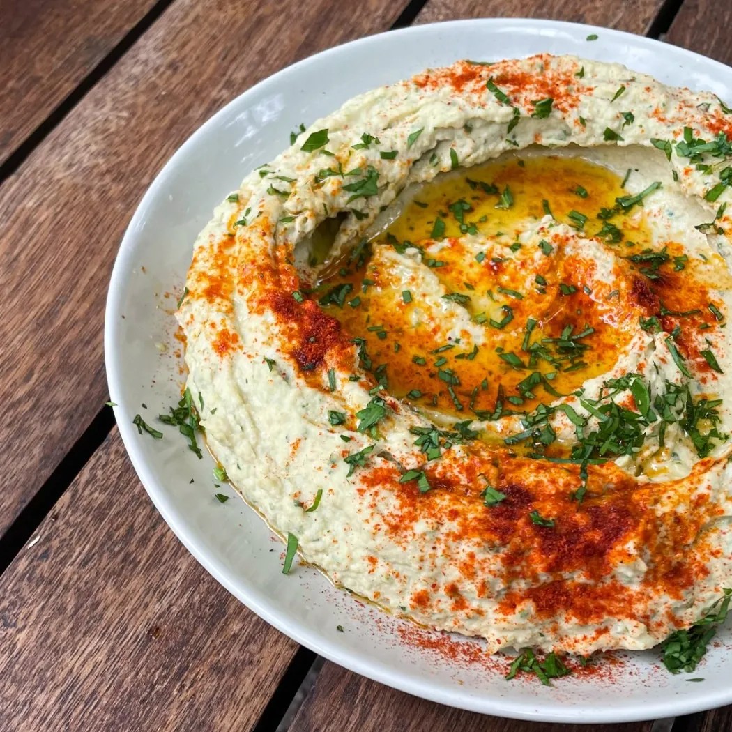 Image alt description