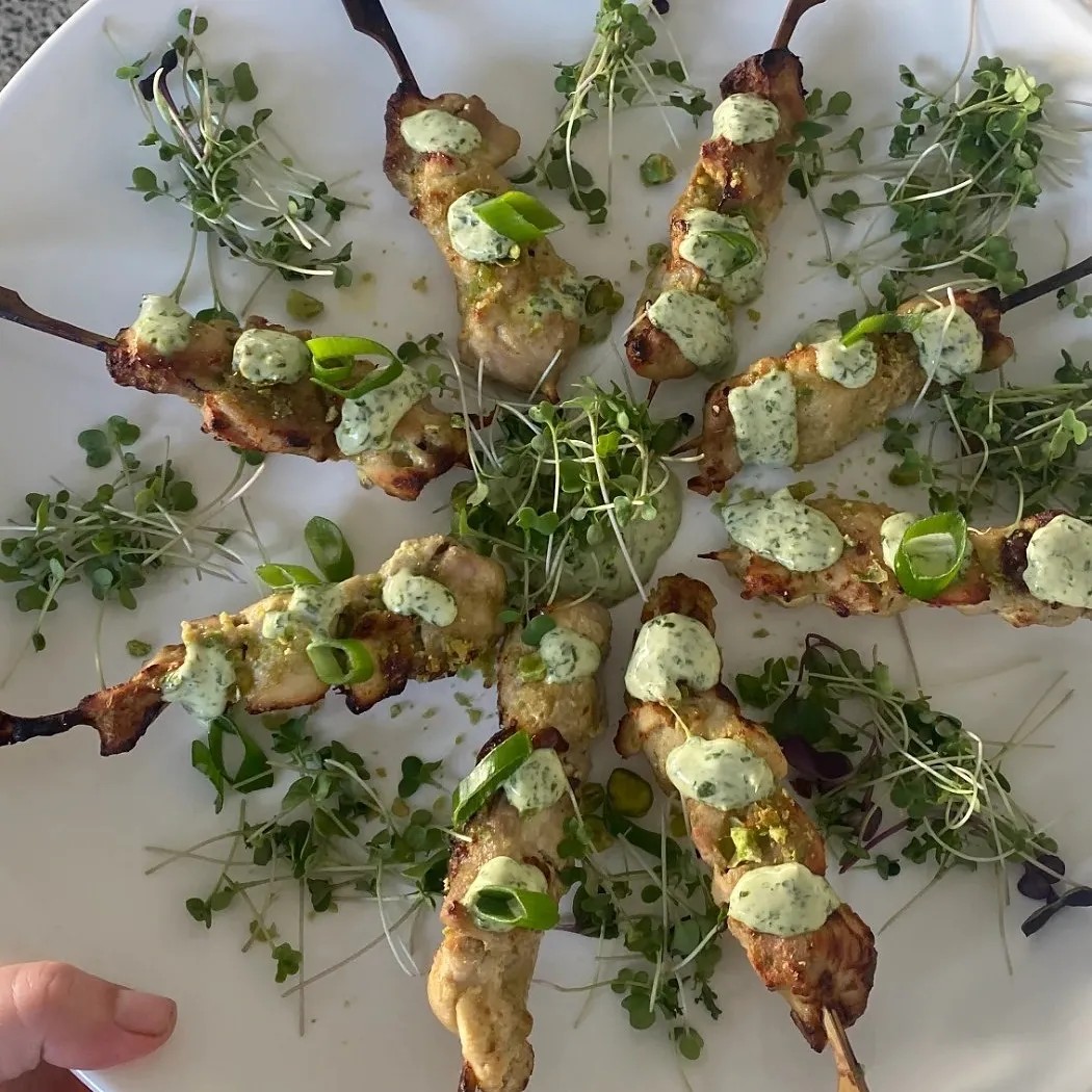 Image alt description