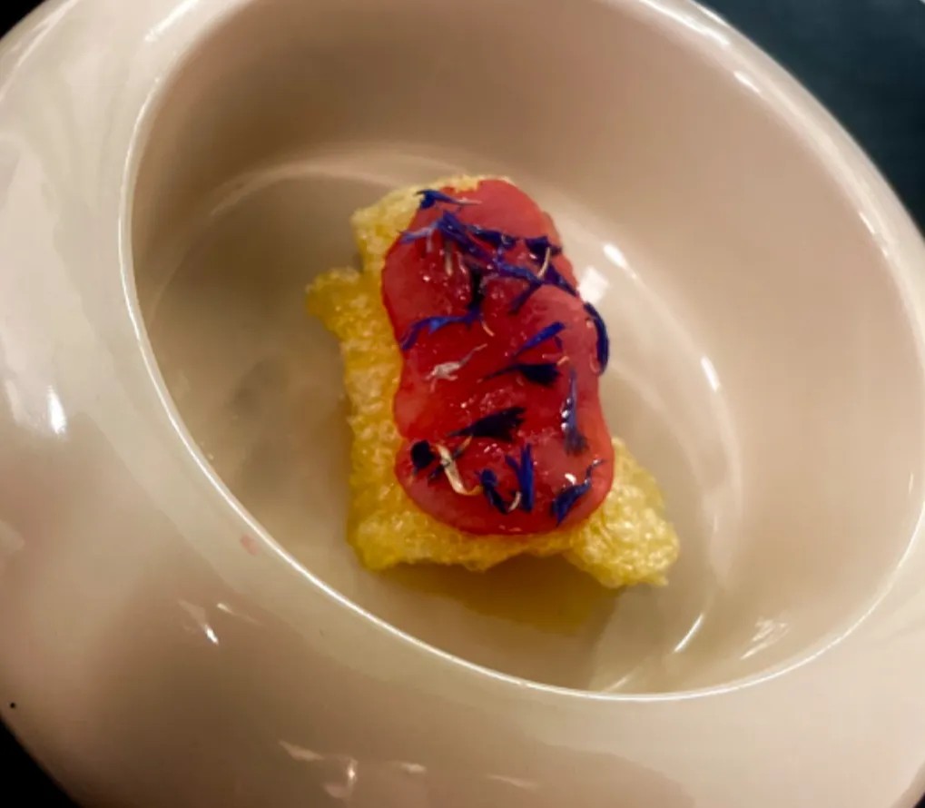 Image alt description