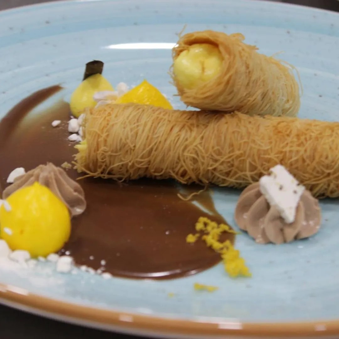 Image alt description