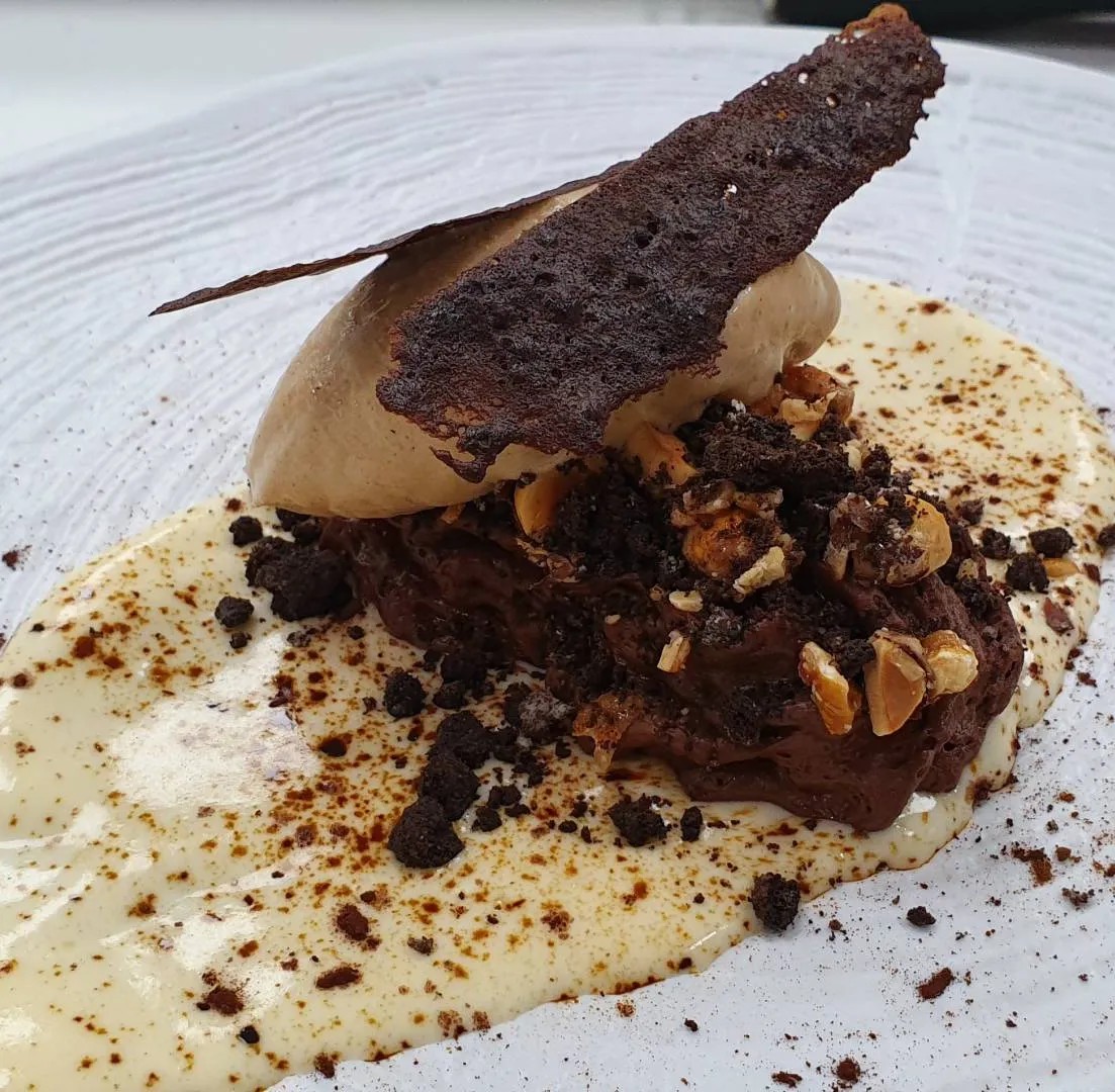 Image alt description