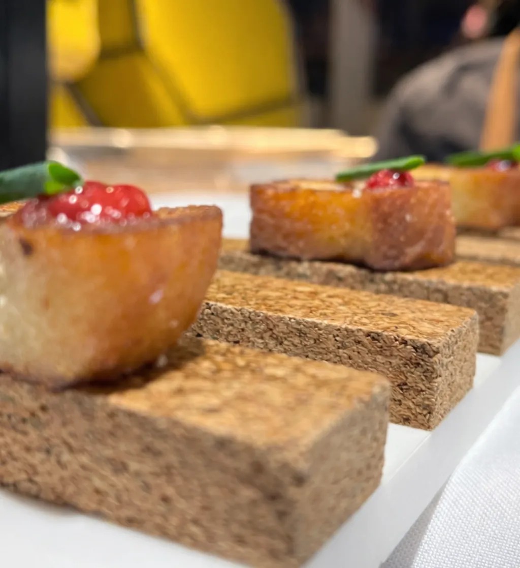 Image alt description