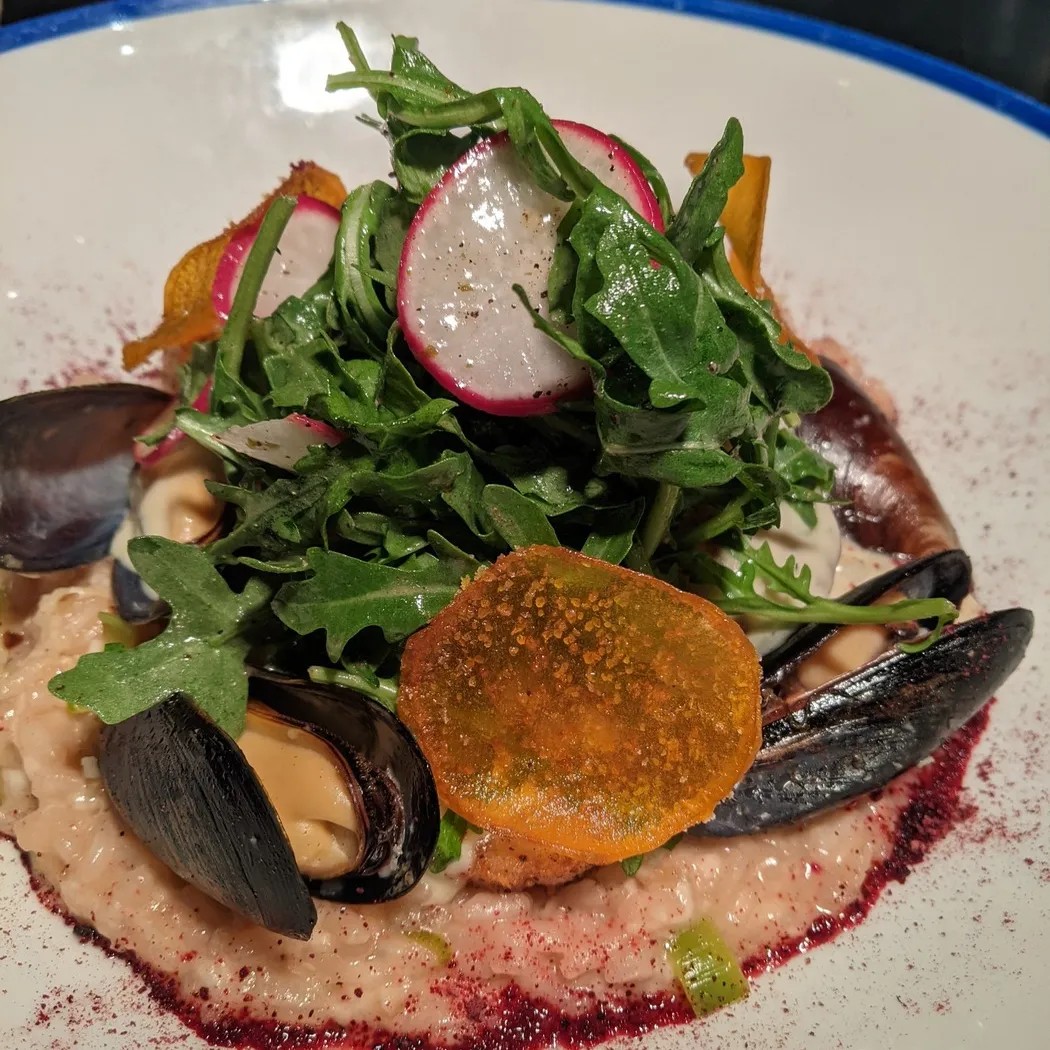 Image alt description