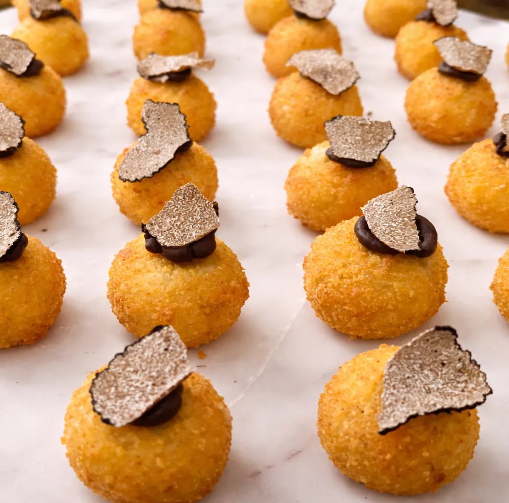 Image alt description