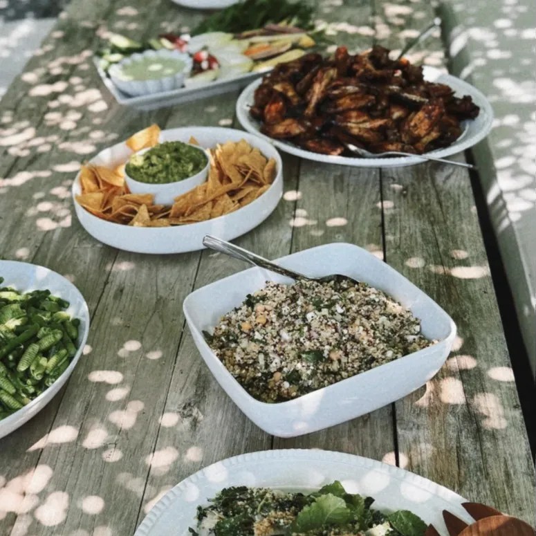 Image alt description