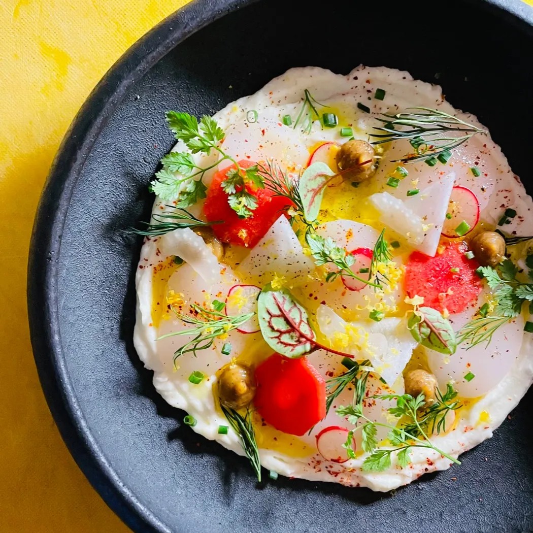 Image alt description