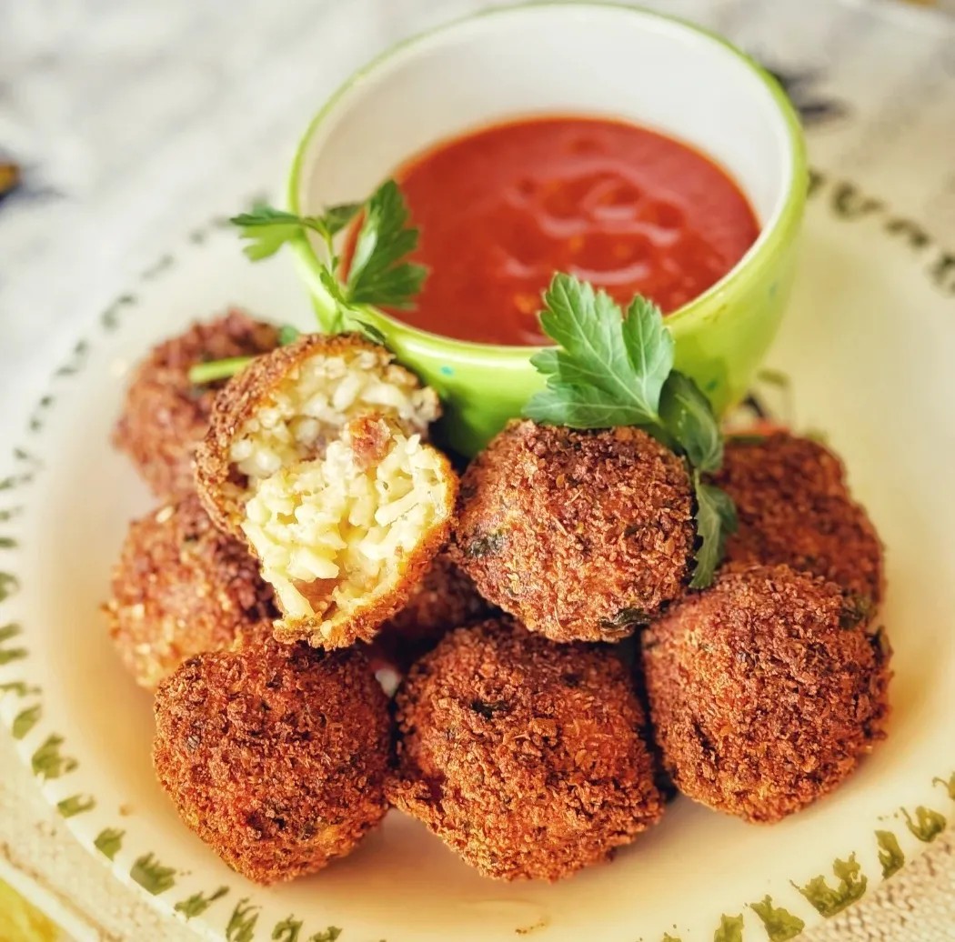 Image alt description