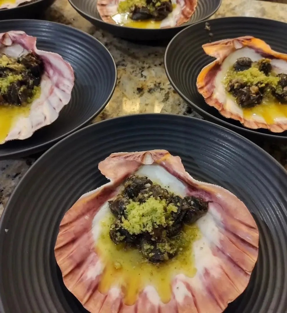 Image alt description