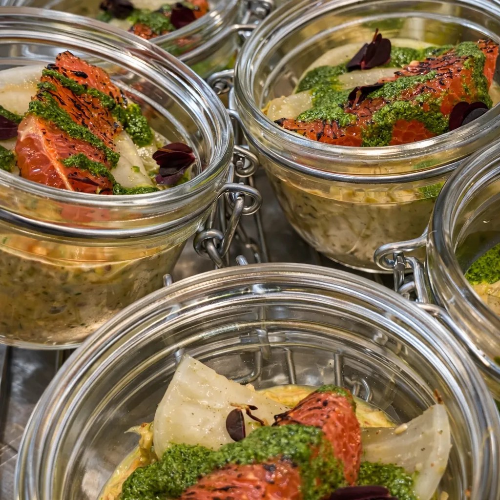 Image alt description