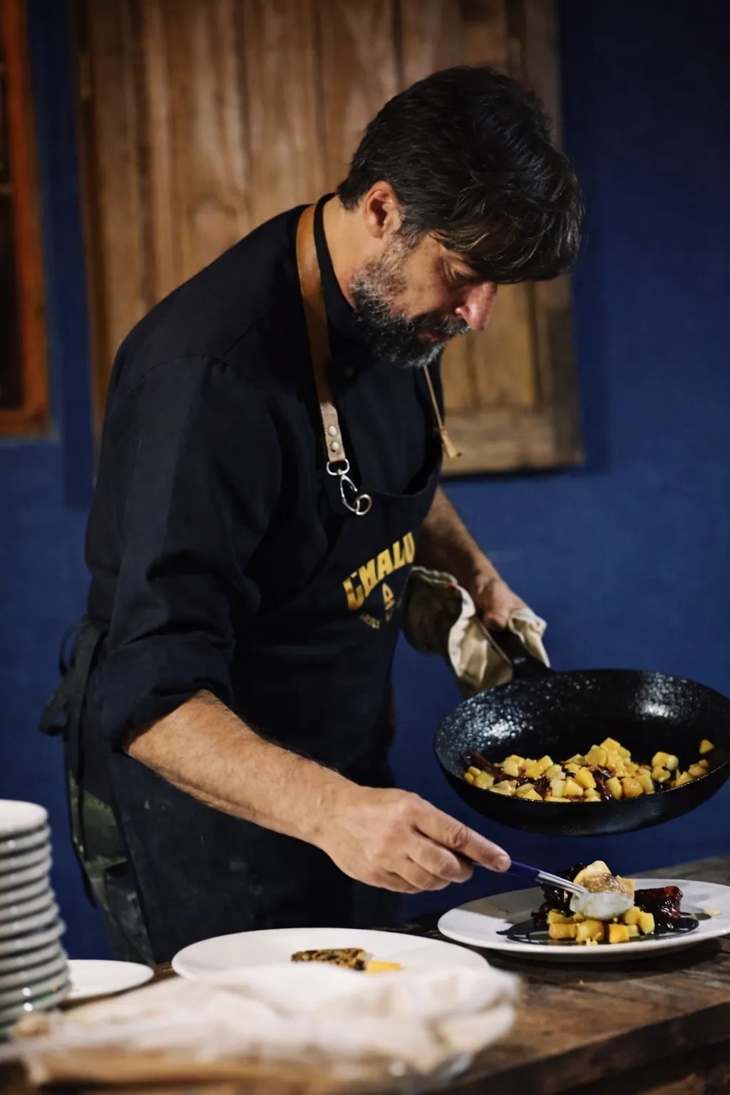 Image alt description