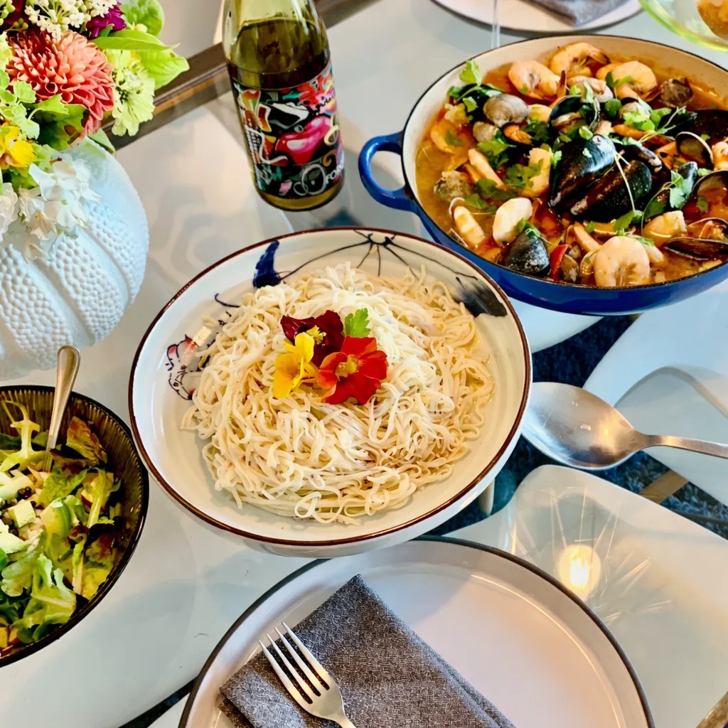 Image alt description