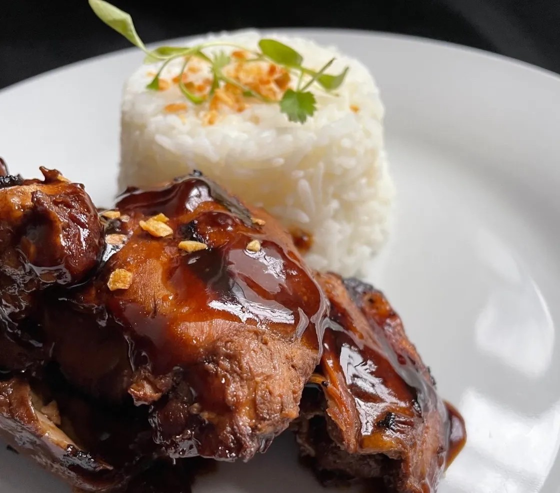 Image alt description