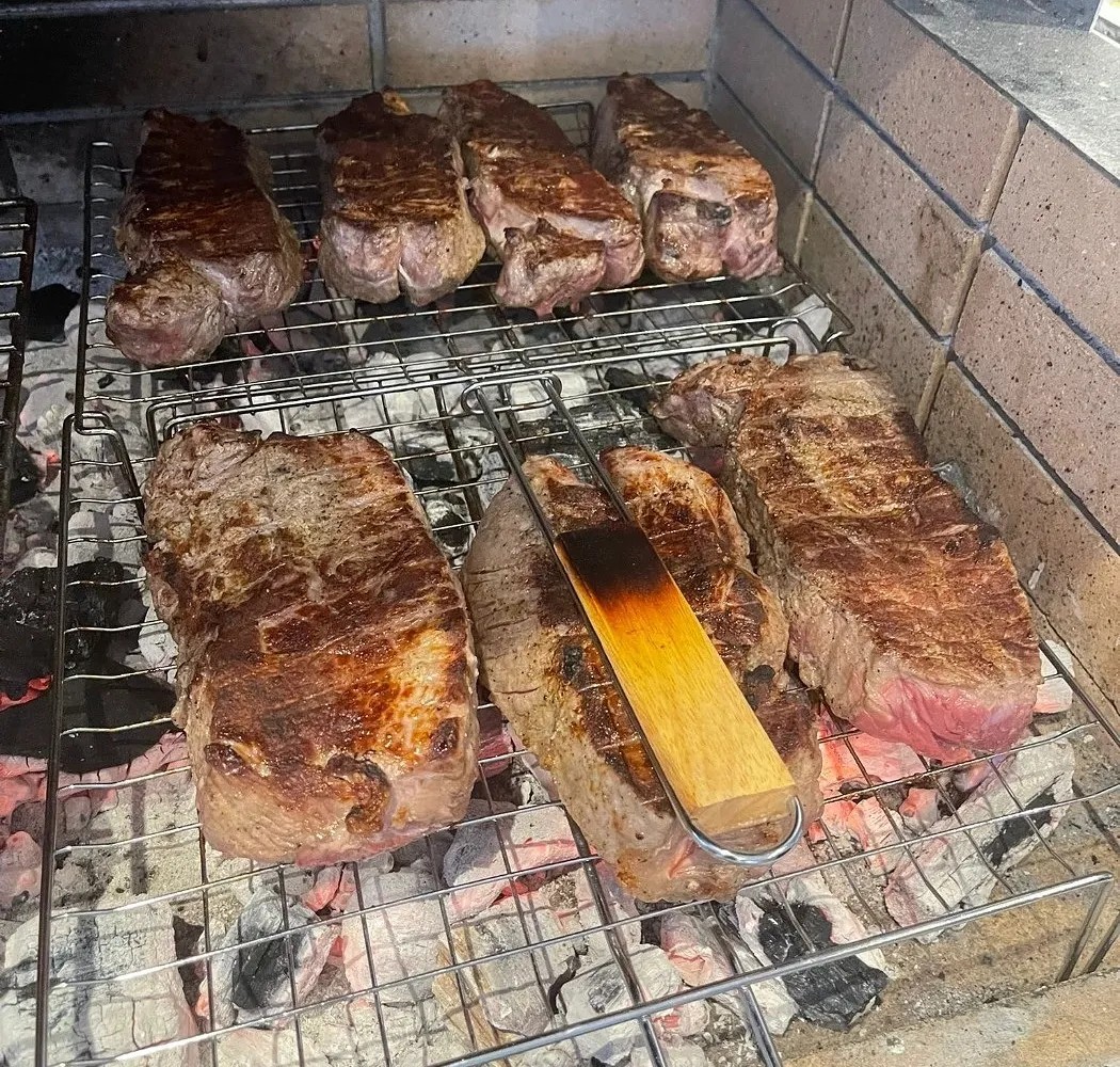 Image alt description