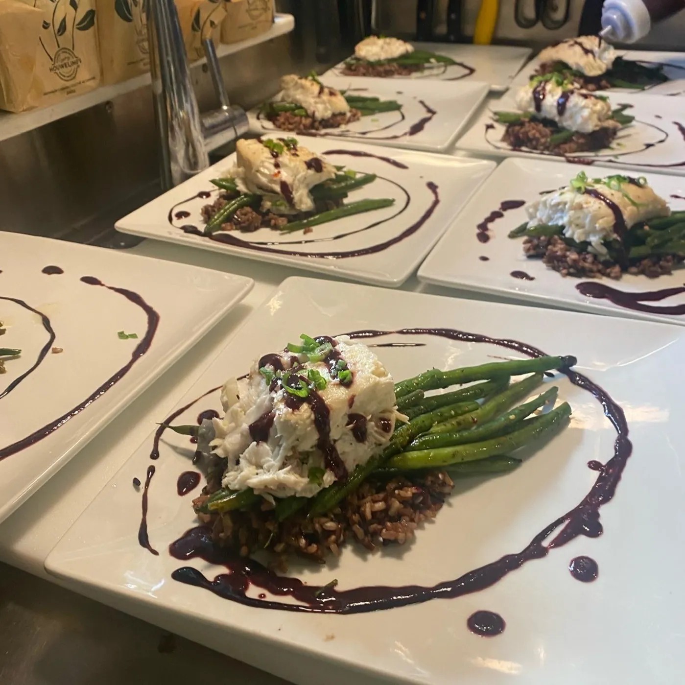 Image alt description