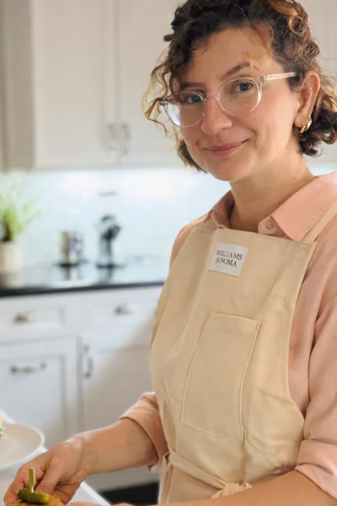 Image alt description