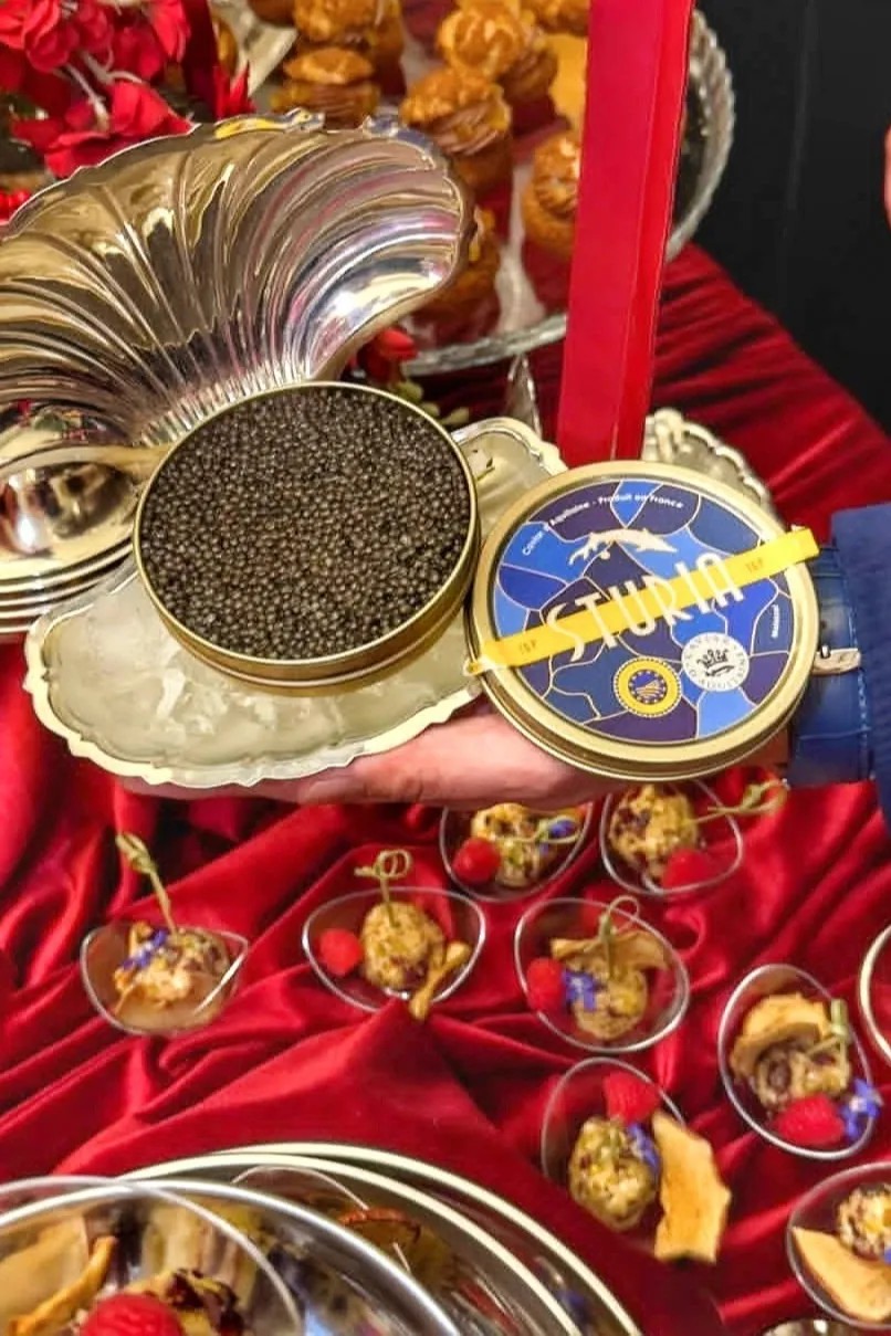 Image alt description