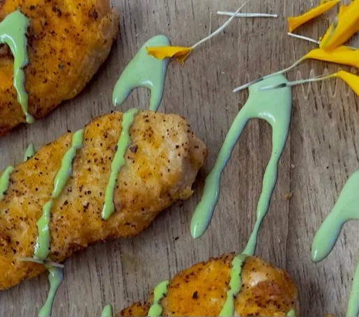 Image alt description