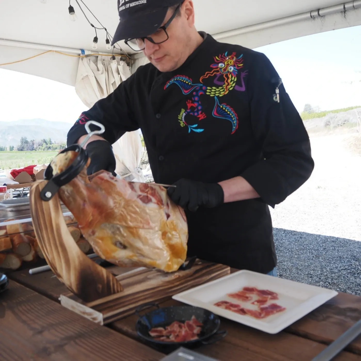 Image alt description