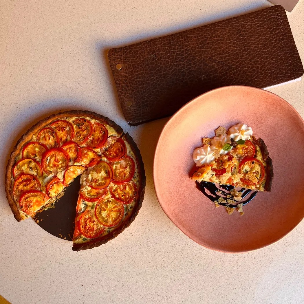 Image alt description