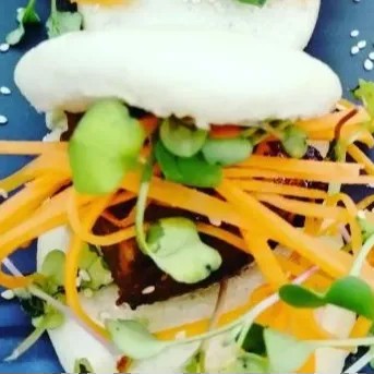 Image alt description