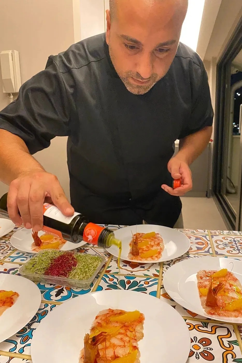 Image alt description