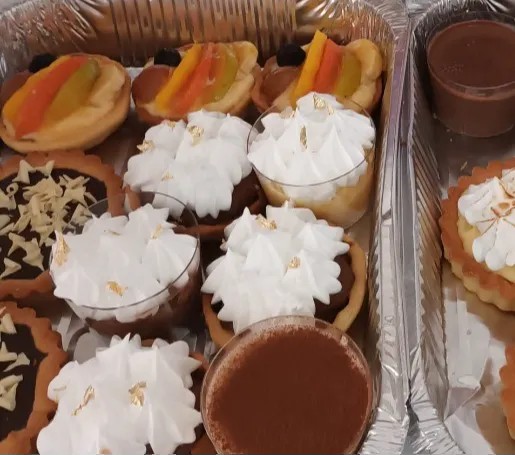 Image alt description