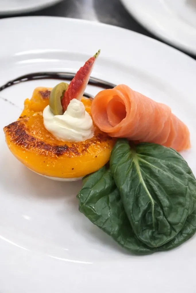 Image alt description