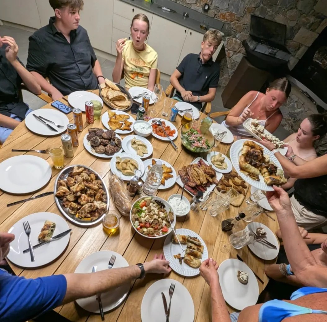 Image alt description