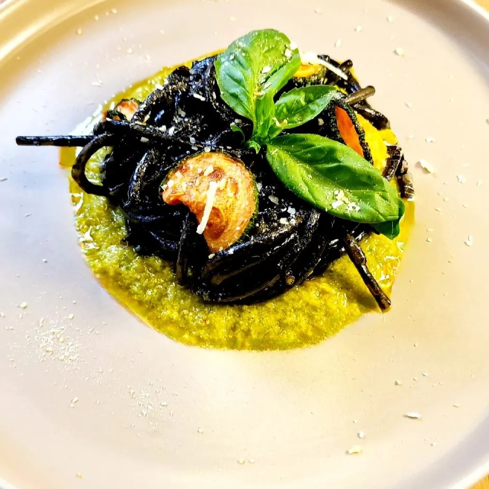 Image alt description