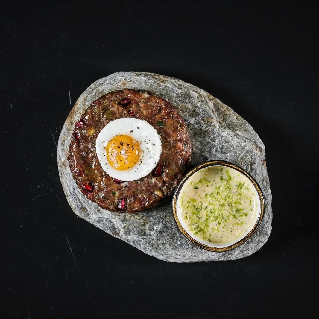 Image alt description