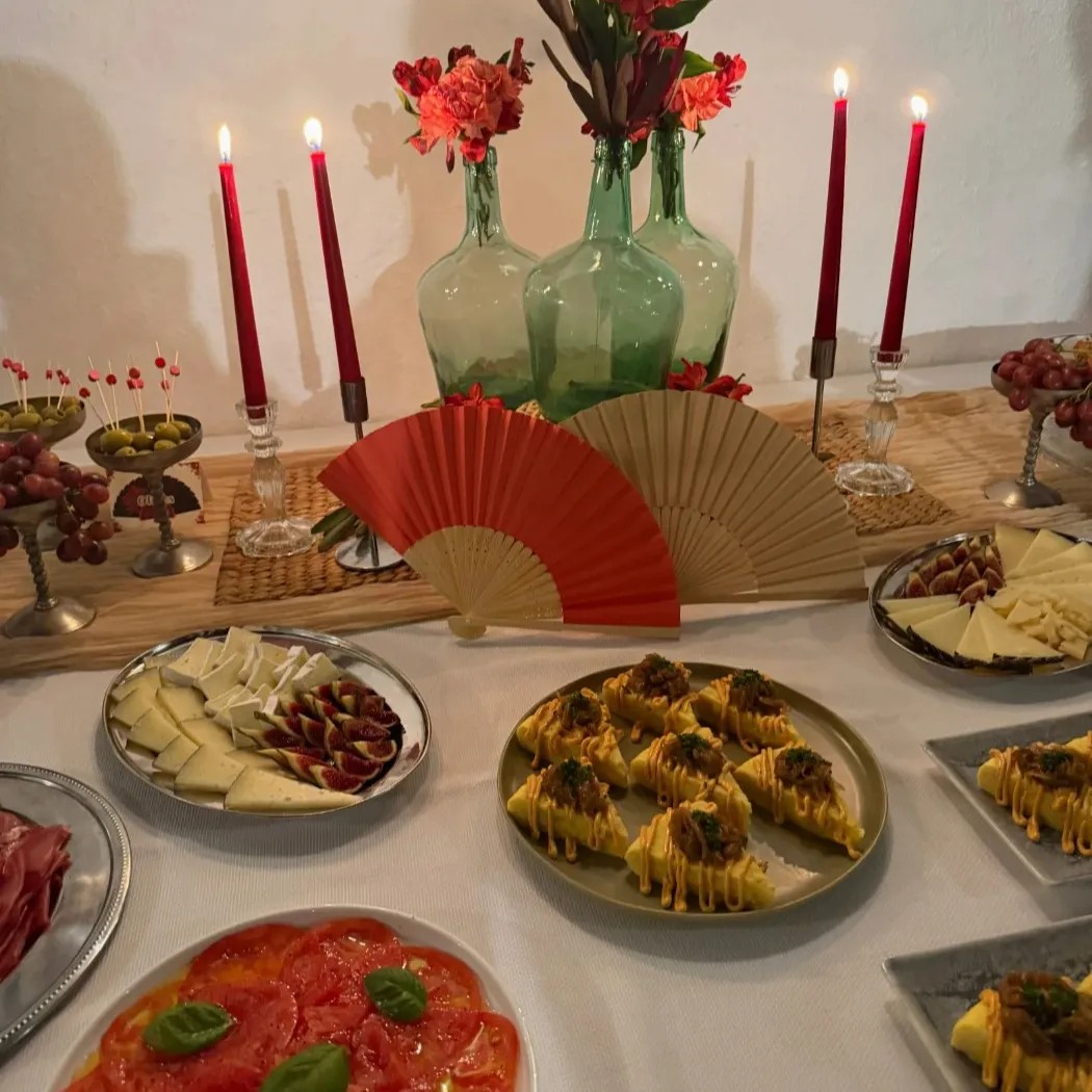 Image alt description