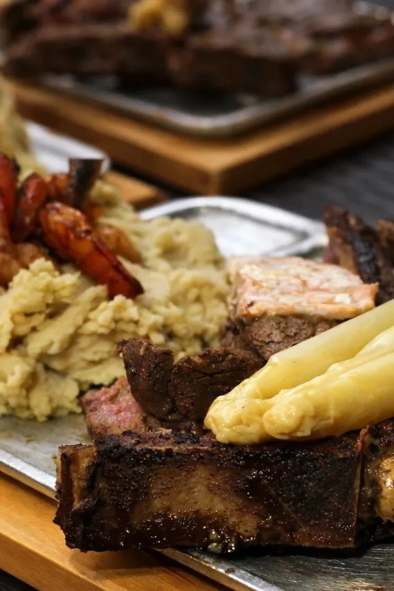 Image alt description