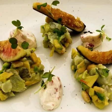 Image alt description