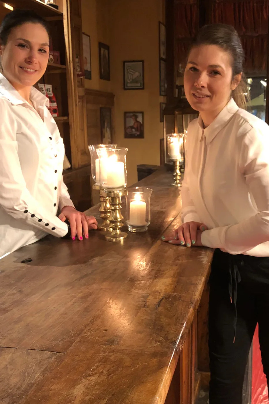 Image alt description