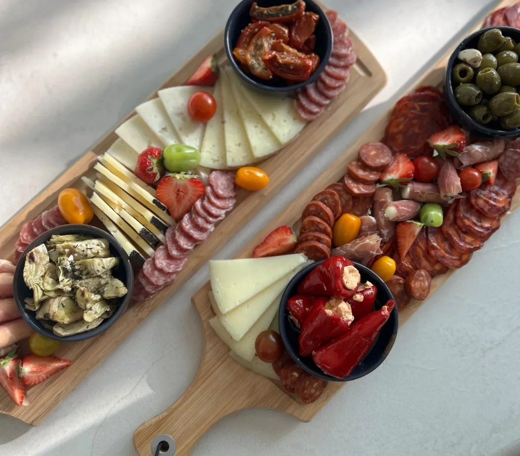 Image alt description